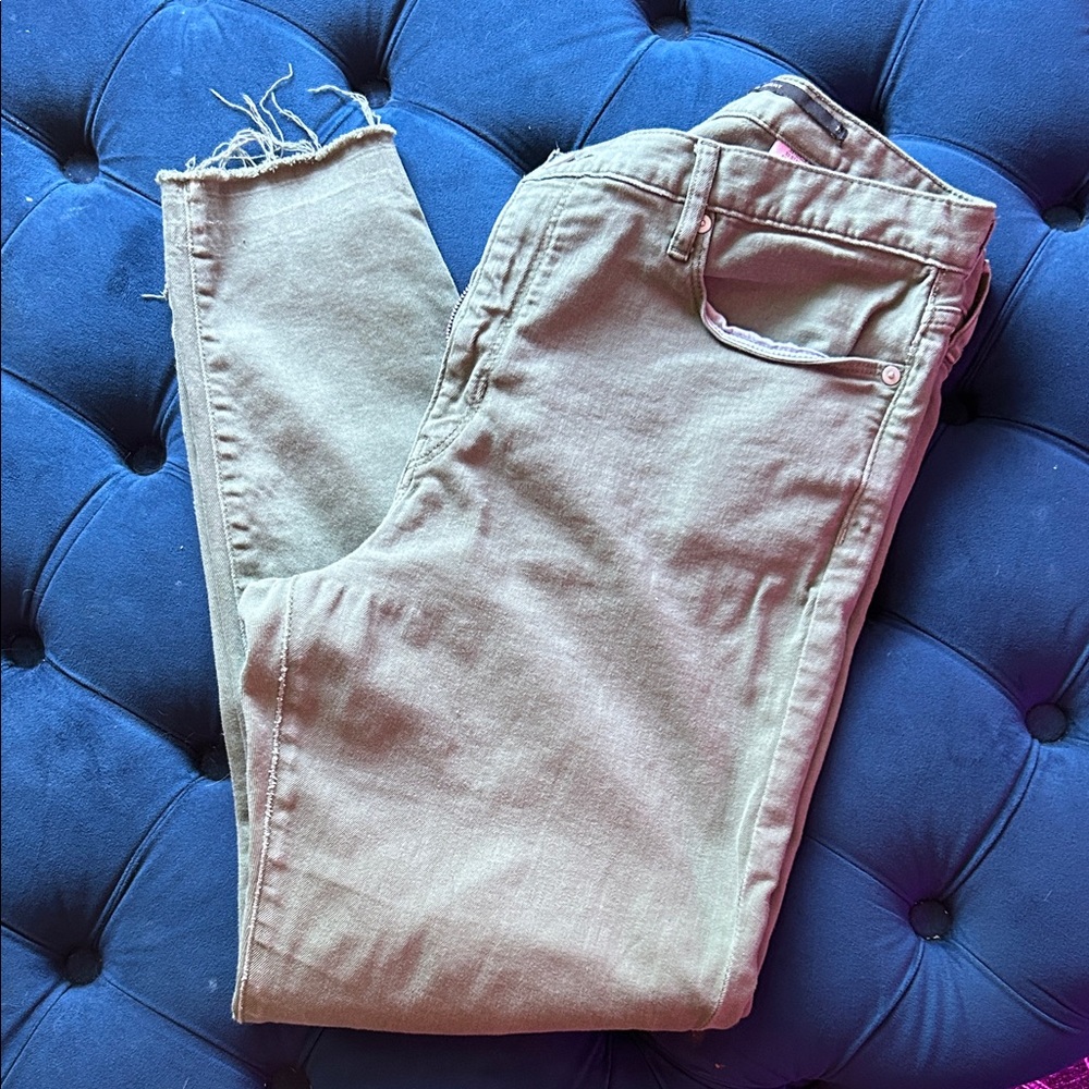 Banana Republic, mid rise, skinny, distressed jeans size 33